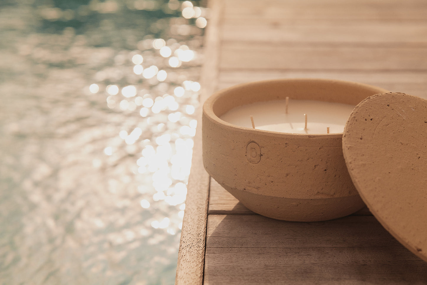 Barro Outdoor Dinner Candle with lid - no fragrance