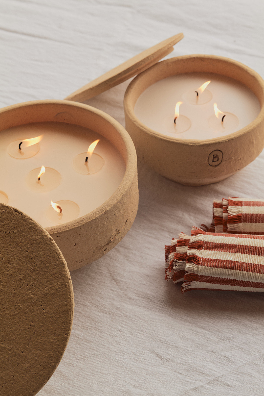Barro Outdoor Dinner Candle with lid - no fragrance