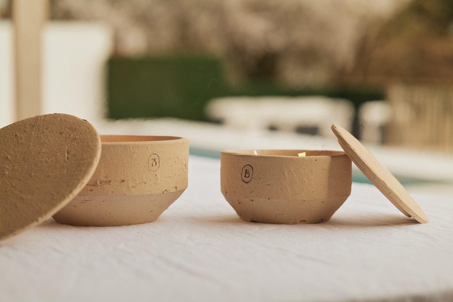 Barro Outdoor Dinner Candle with lid - no fragrance