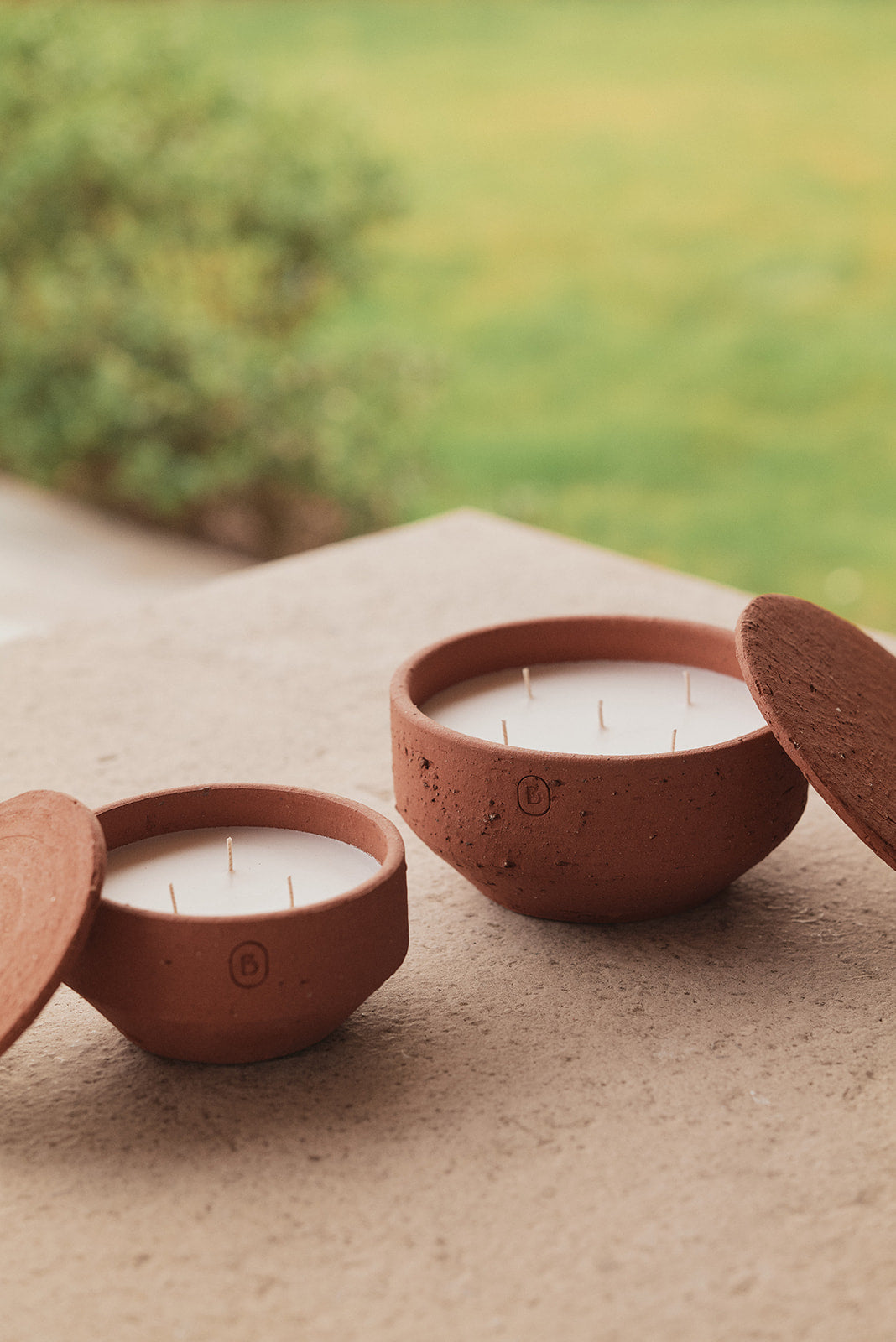 Barro Outdoor Dinner Candle with lid - no fragrance