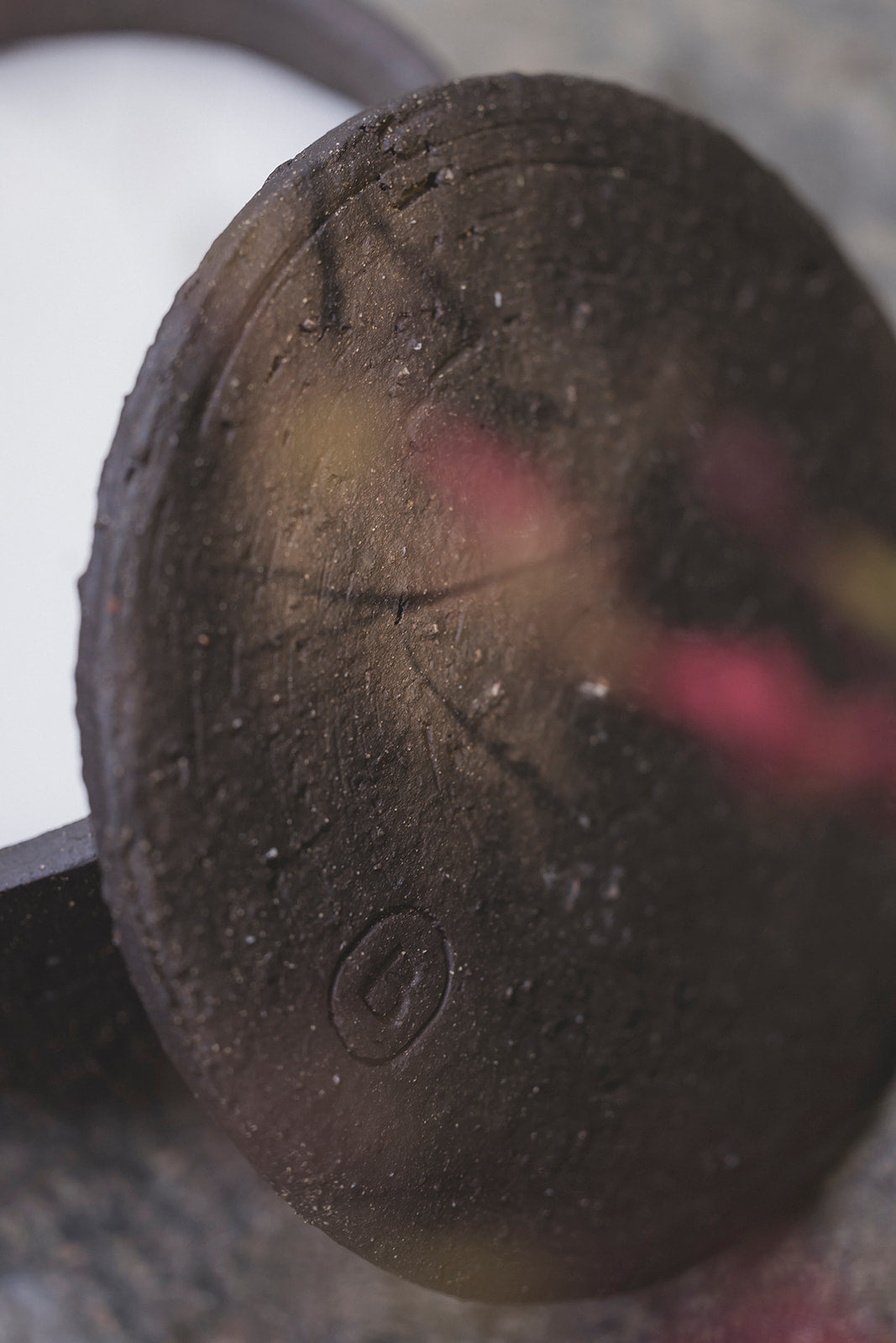 NEW - Barro Indoor Scented Candle with lid