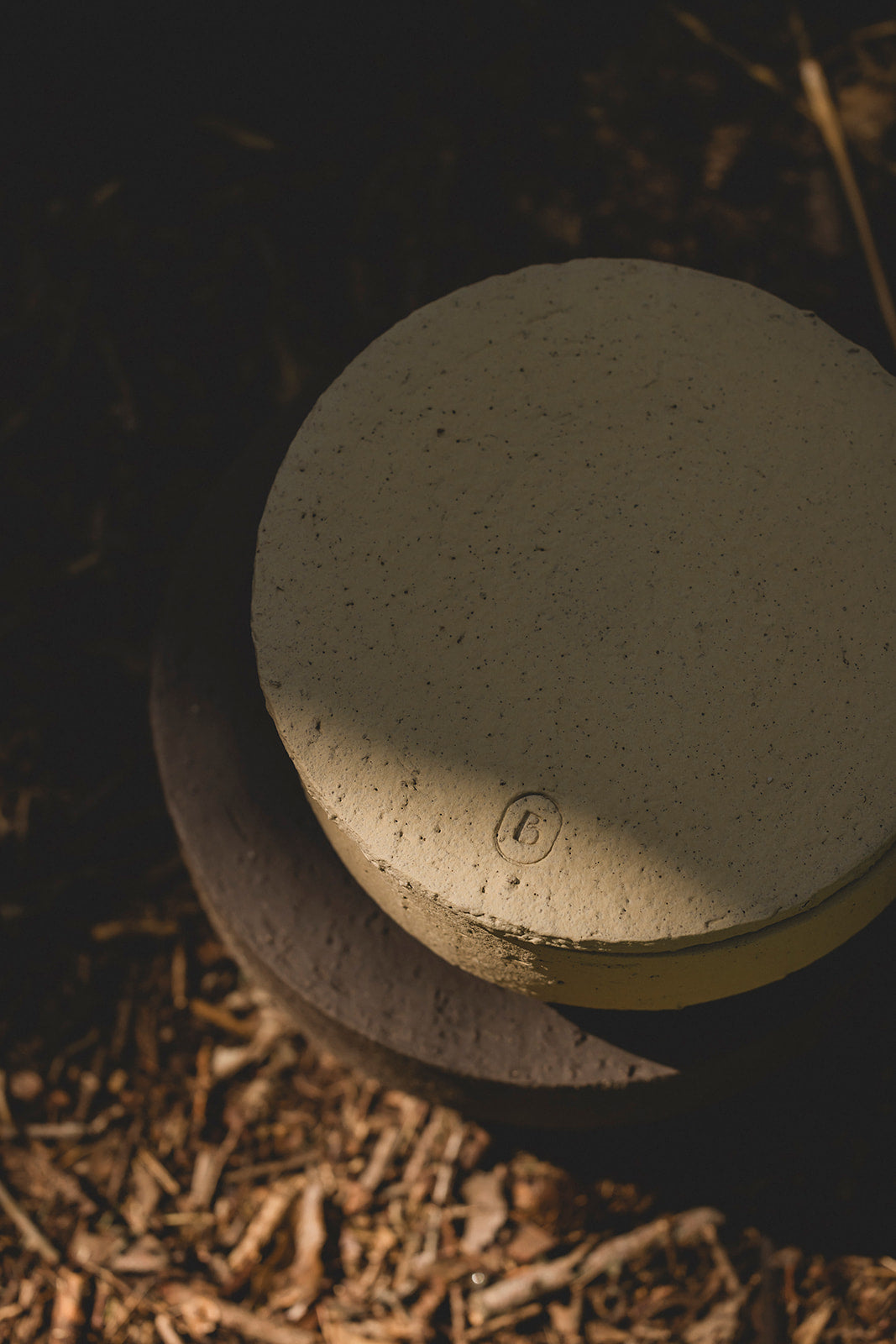 NEW - Barro Indoor Scented Candle with lid