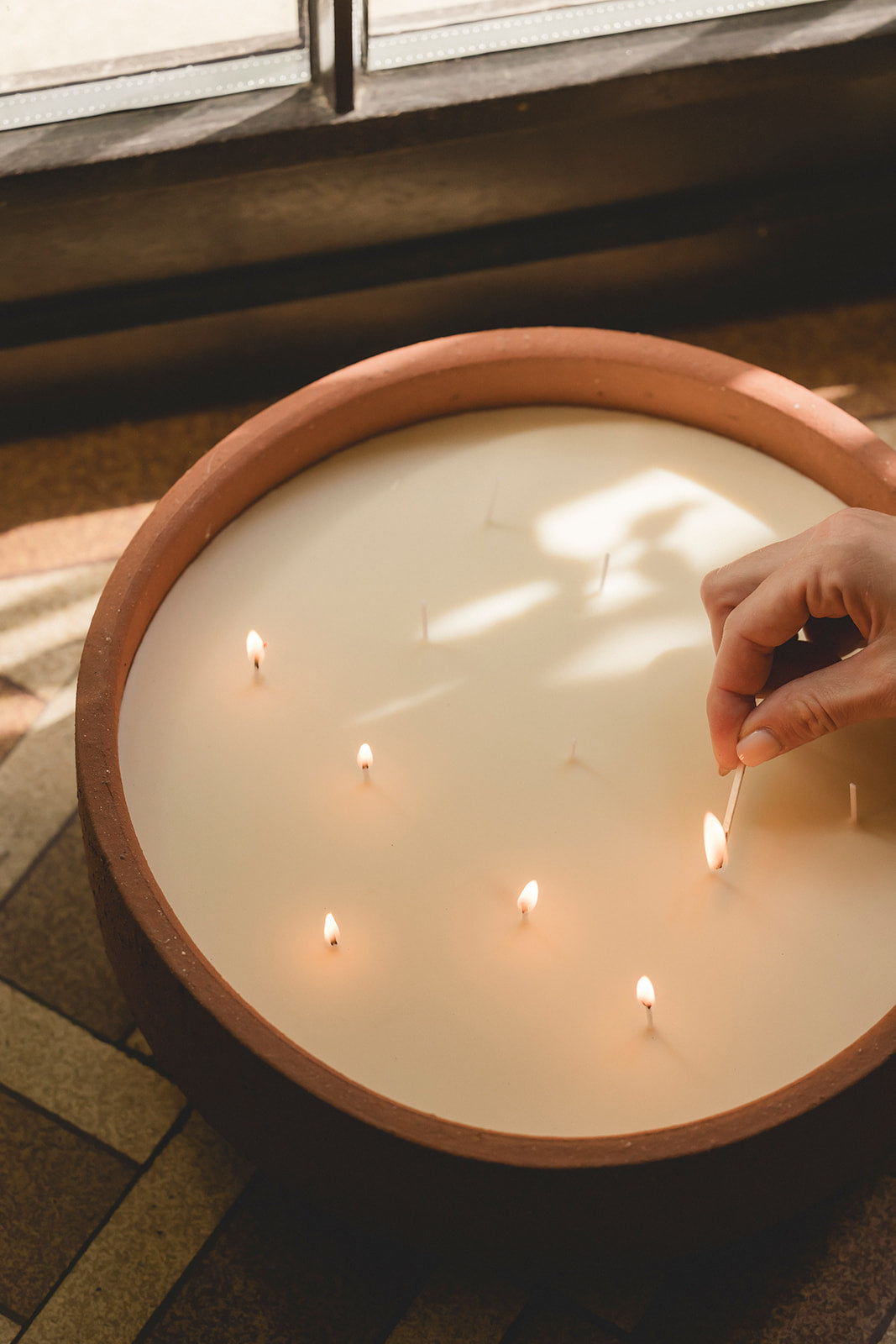 NEW - Barro Indoor Scented Candle with lid