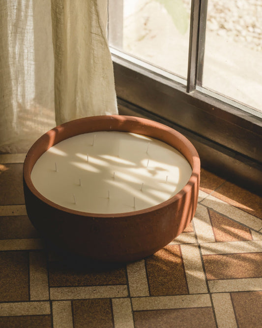 Barro Indoor Candle with Lid